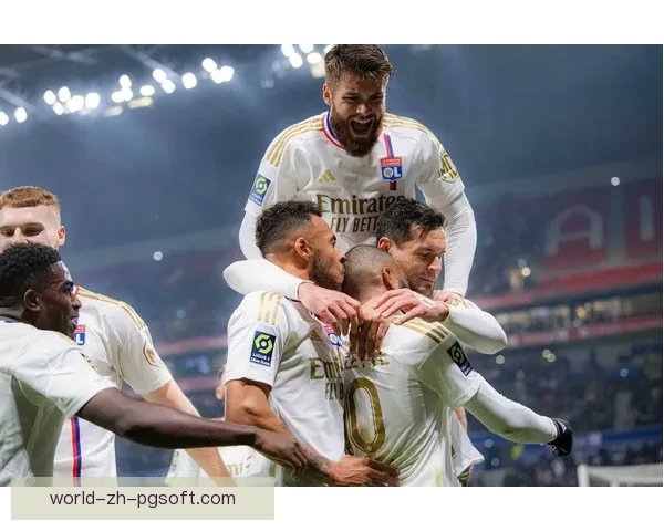 卢卡斯埃尔南德斯转会巴黎圣日耳曼后防重组与法甲争冠格局新变化